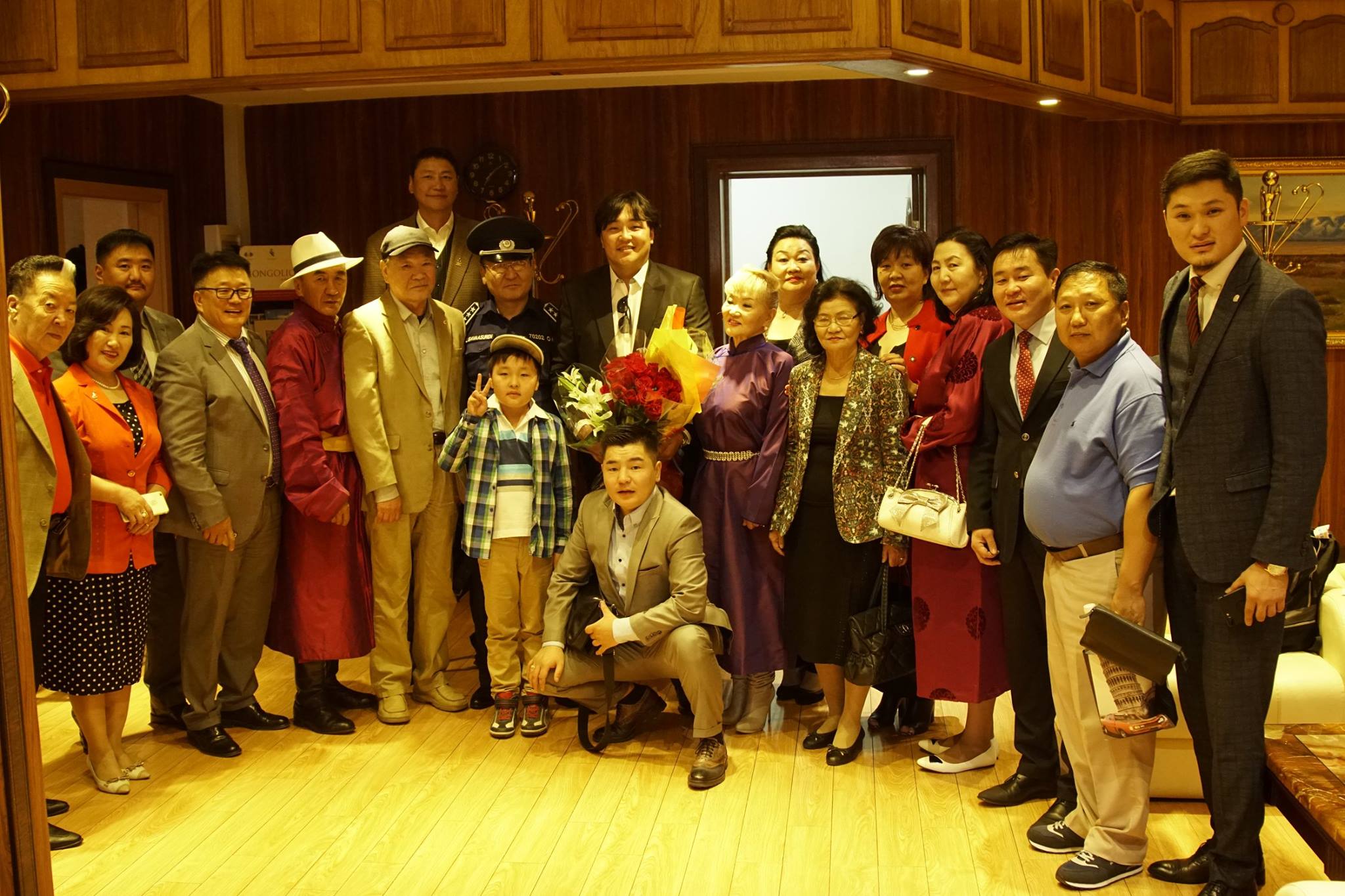 МУГЖ Г.Ариунбаатар эх орондоо ирлээ